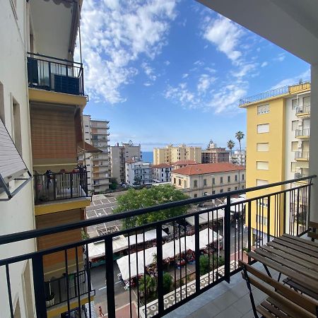 Apartamento La Perla Marina Arma di Taggia Exterior foto