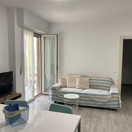 Apartamento La Perla Marina Arma di Taggia Exterior foto